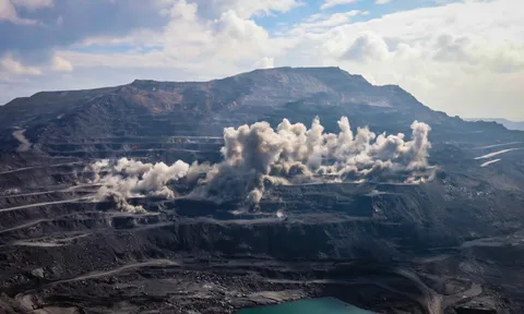 Công nghệ khoan nổ mìn tại mỏ lộ thiên