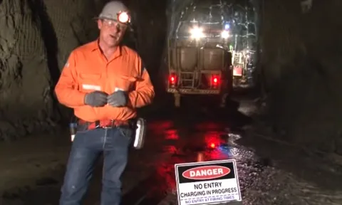 Trình tự thi công nổ mìn trong mỏ hầm lò hoặc đào hầm ở nước ngoài