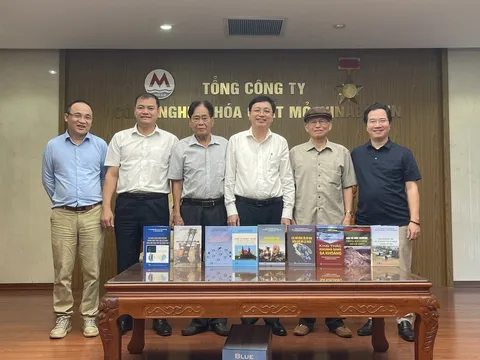 Lãnh đạo Hội Kỹ thuật nổ mìn Việt Nam thăm và làm việc với Tổng Công ty Công nghiệp Hóa chất mỏ - Vinacomin